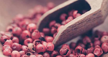 Dieses Gewürz heißt: rosa pfeffer