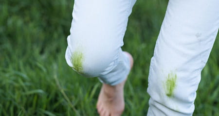 Hier findest du den Haushaltstrick zum Thema grasflecken entfernen