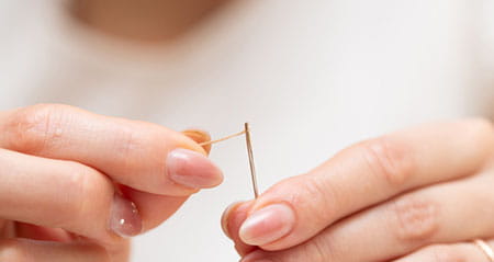 Hier findest du den Haushaltstrick zum Thema einfädeln