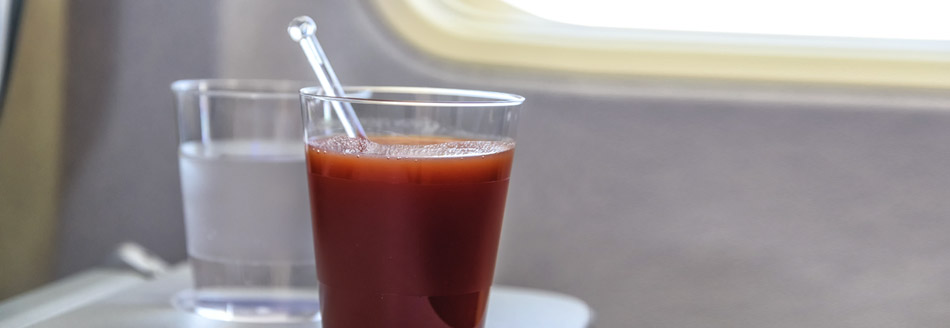 Warum ist Tomatensaft im Flugzeug so beliebt?