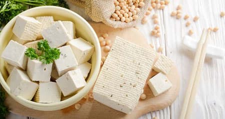 Tofu in einer Schale