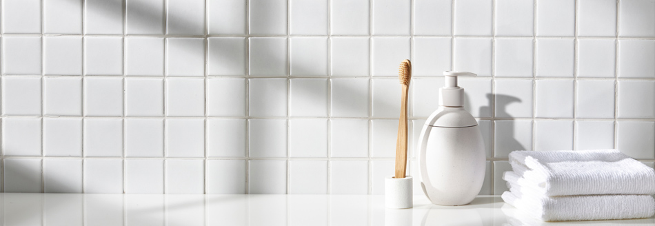 Life-Hack: Fliesen reinigen mit Shampoo