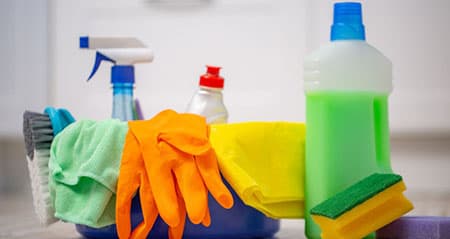 Reinigungsmittel in einem Eimer