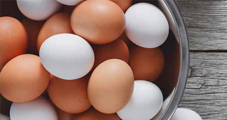 Warum werden Eier im Supermarkt nicht gekühlt?