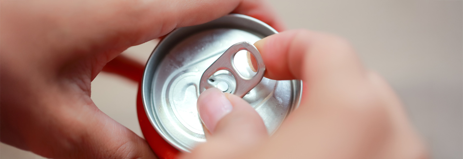 Auf Dosen klopfen: Hilft das gegen Überschäumen?