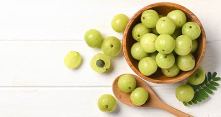 Dieses Obst ist eine: indische-stachelbeere