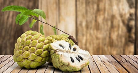 Dieses Obst ist eine: cherimoya
