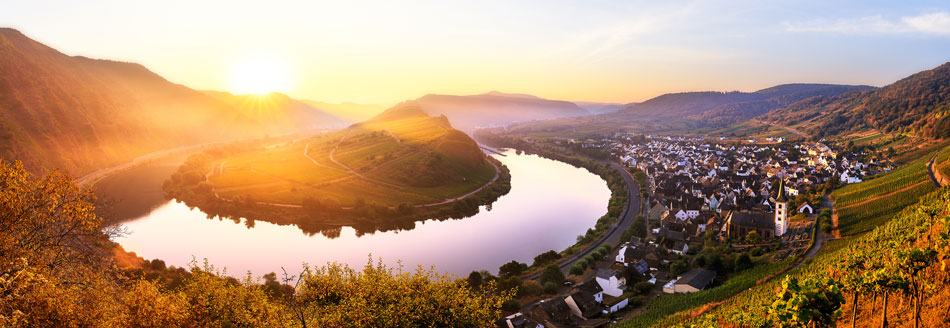 Die Moselschleife beim Ort Bremm