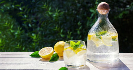 Vorsicht Fehler zum Thema kaltes trinken im Sommer