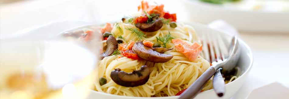 Capelli D’Angelo zubereitet mit Gemüse und Kräutern