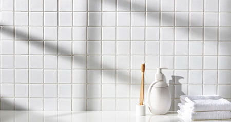 Hier findest du den Haushaltstrick zum Thema fliesen shampoo reinigen