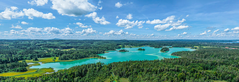 Die Osterseen in Bayern, südlich von Starnberg