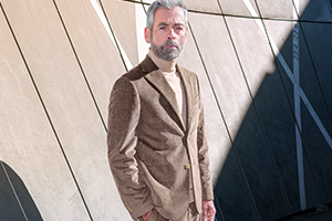 Herr in JackeJetzt Jacken bei herrenausstatter.de entdecken