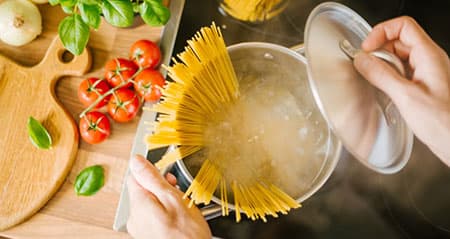 Nudeln kochen wie ein Profi: Spaghetti kochen in einem Topf