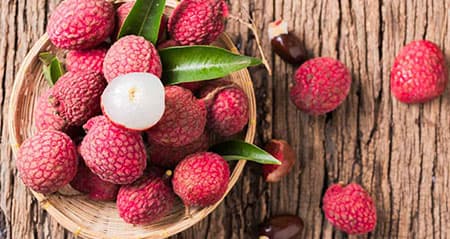 Dieses Obst ist eine: litschi