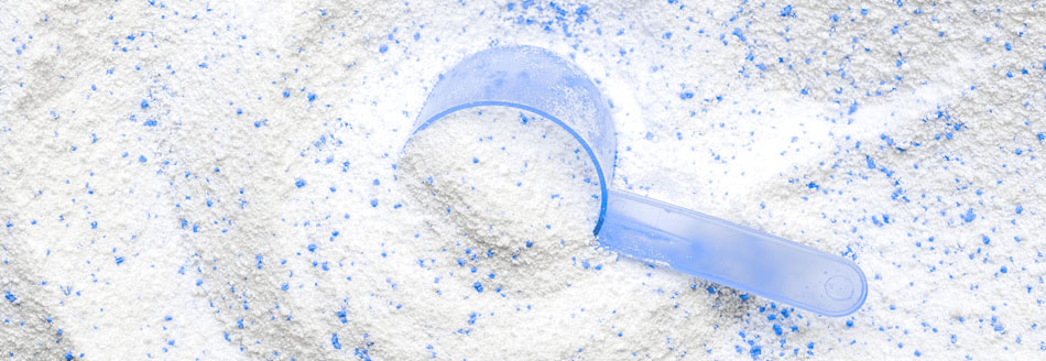 Colorwaschmittel mit einem Dosierlöffel