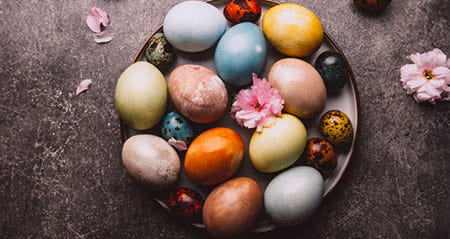 Hier findest du den Haushaltstrick zum Thema eier natuerlich färben