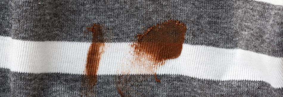 Schokoladenflecken entfernen: So geht's