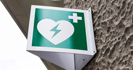 Was bedeutet das Zeichen: defibrillator