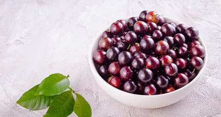 Dieses Obst ist eine: jabuticaba