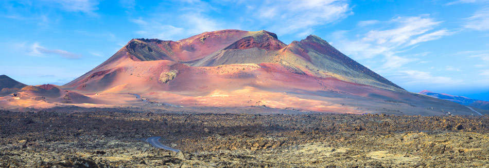 Ein erloschener Vulkan im Timanfaya-Nationalpark auf Lanzarote